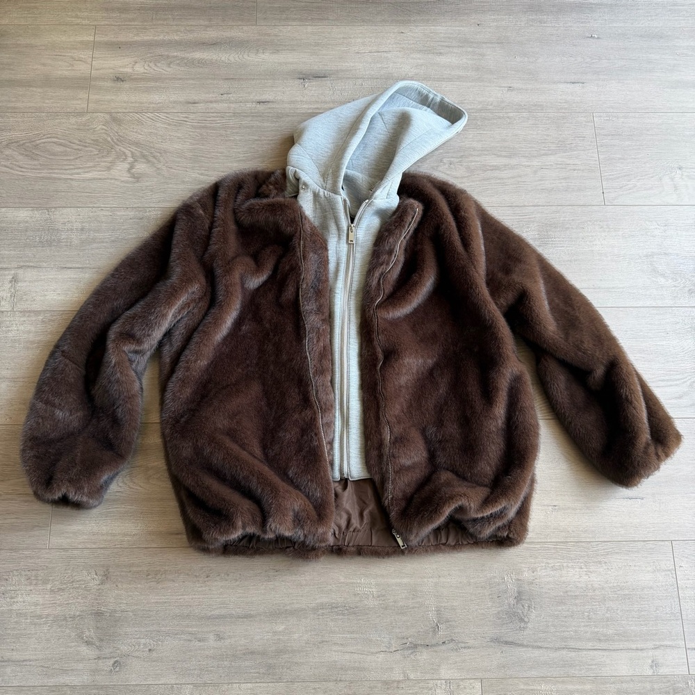 EUC Zara Contrast Faux Fur jacket - size small